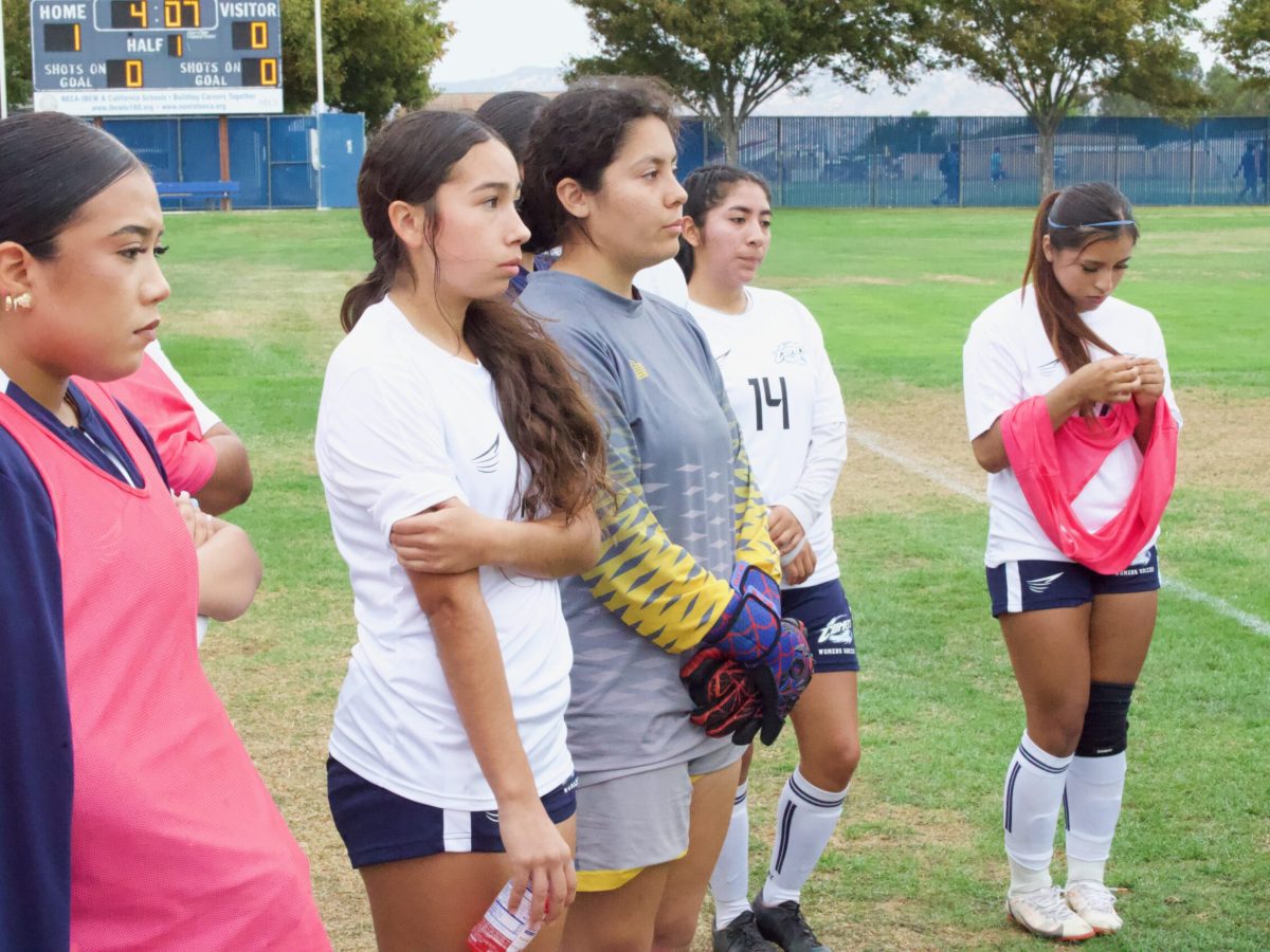 W SOCCER 93025 (208)