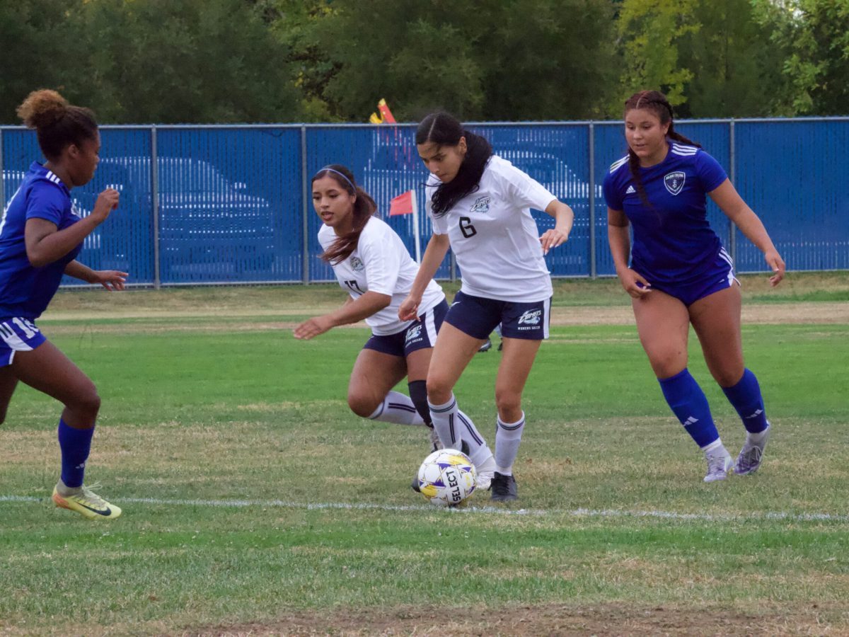 W SOCCER 93025 (650)