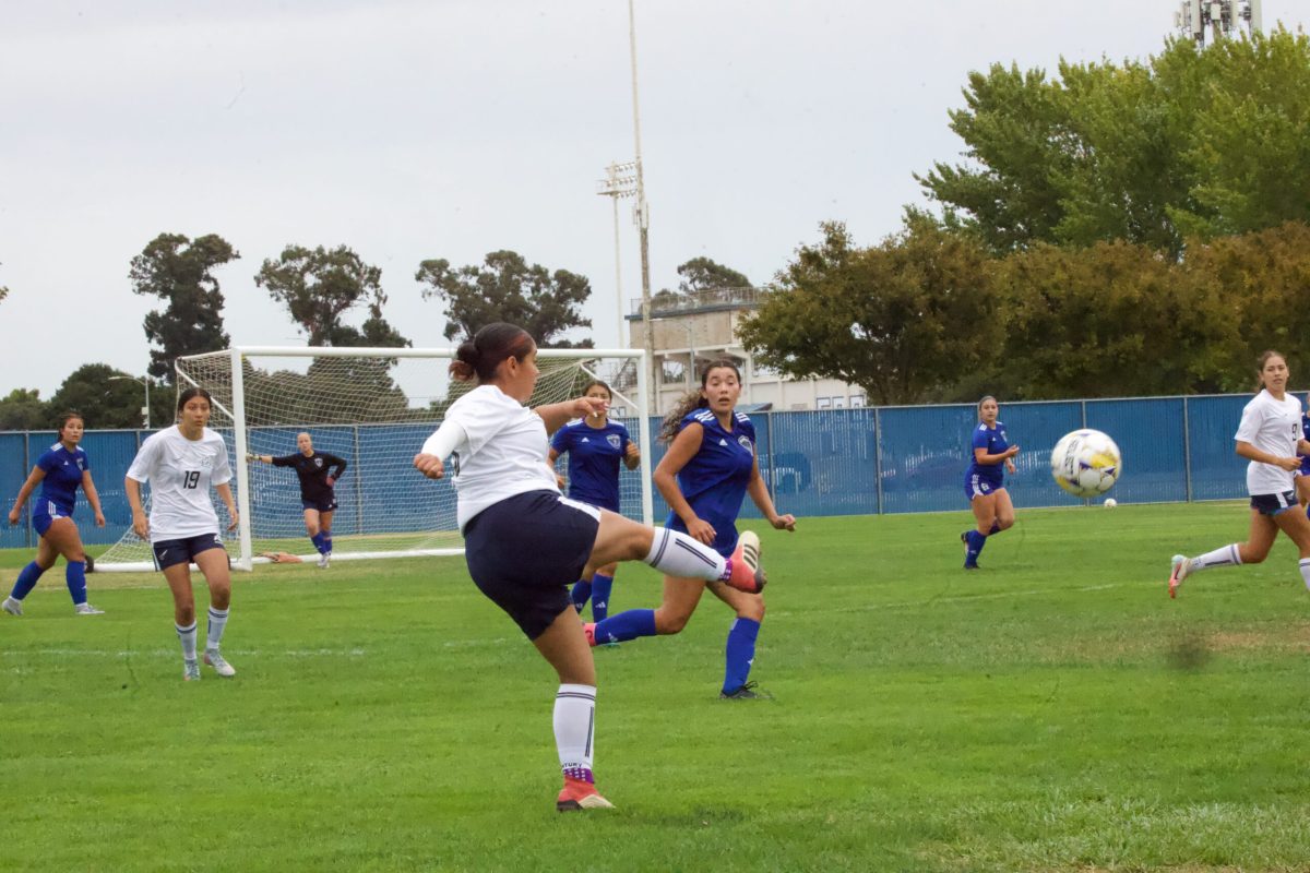 W SOCCER 93025 (687)