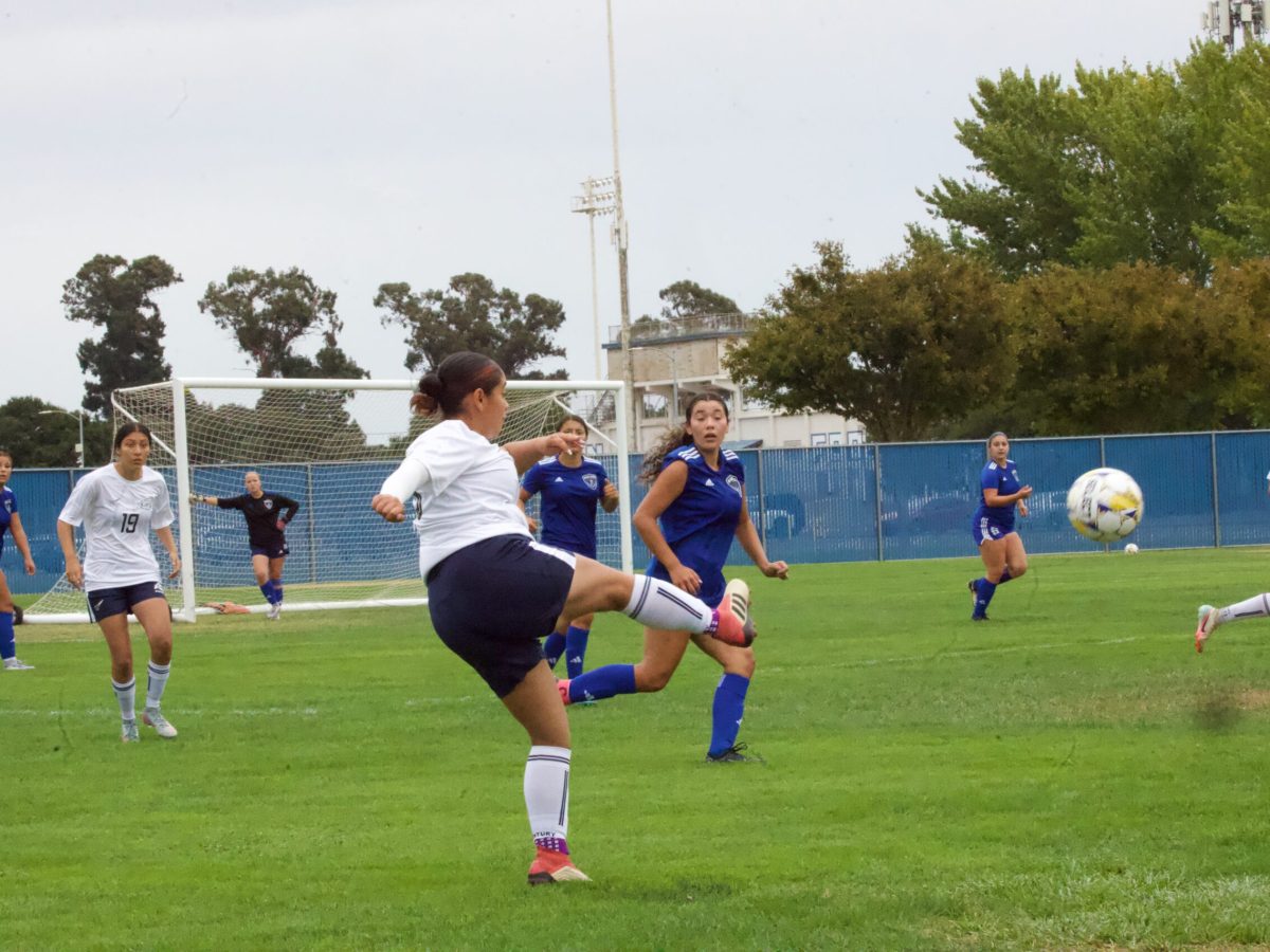 W SOCCER 93025 (687)