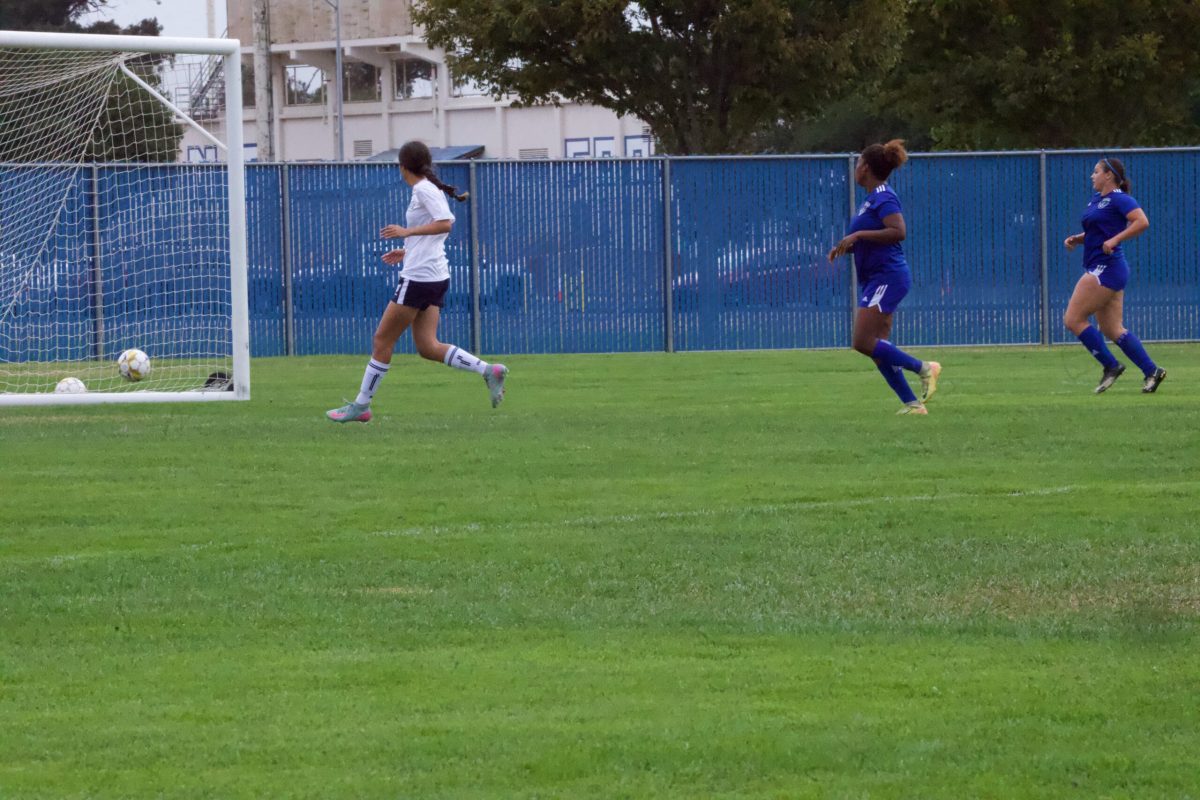 W SOCCER 93025 (748)