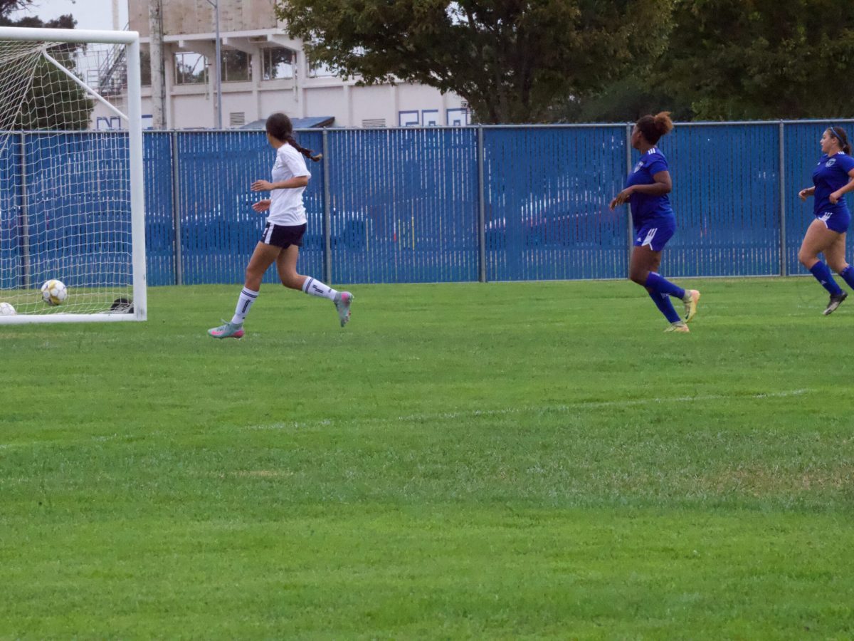 W SOCCER 93025 (748)