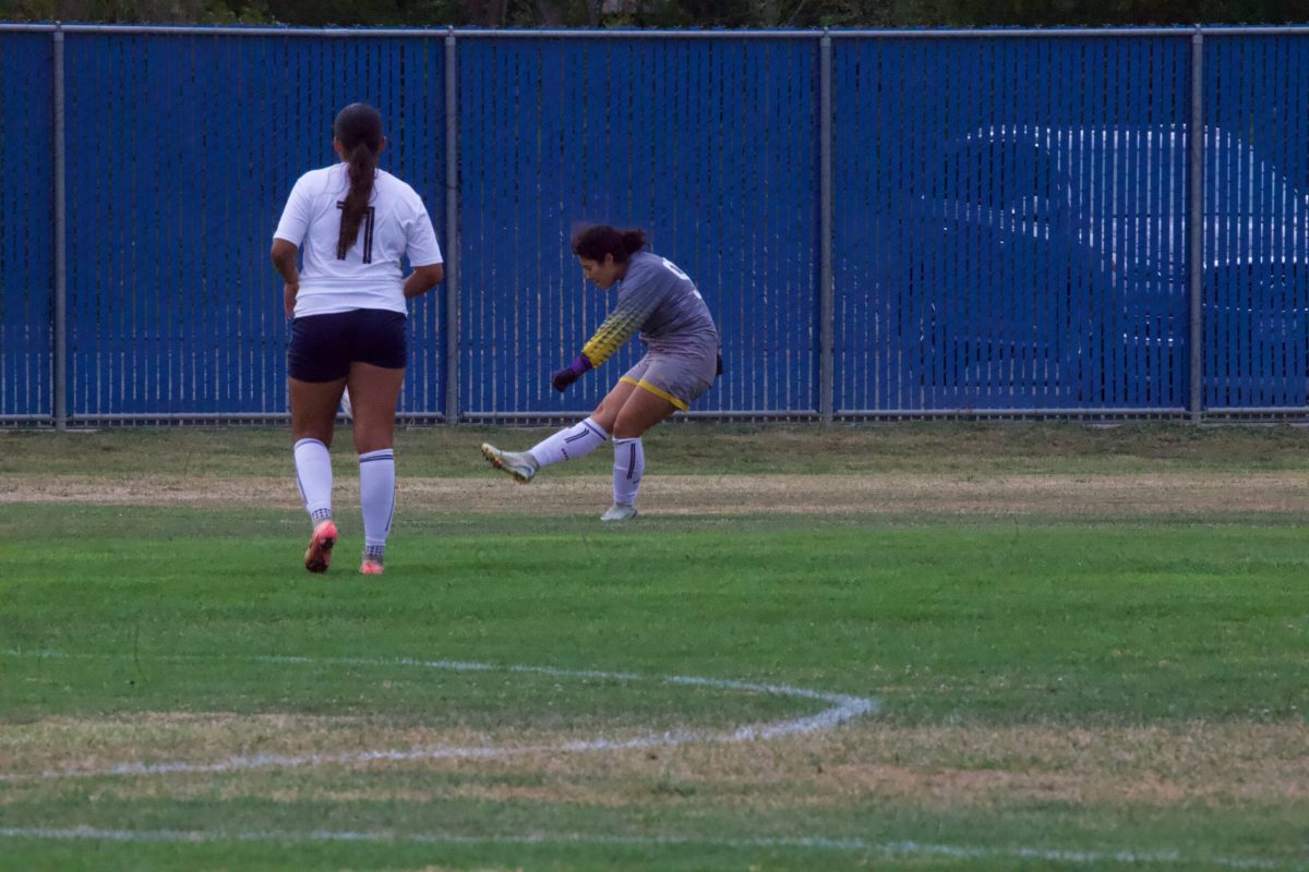 W SOCCER 93025 (839)