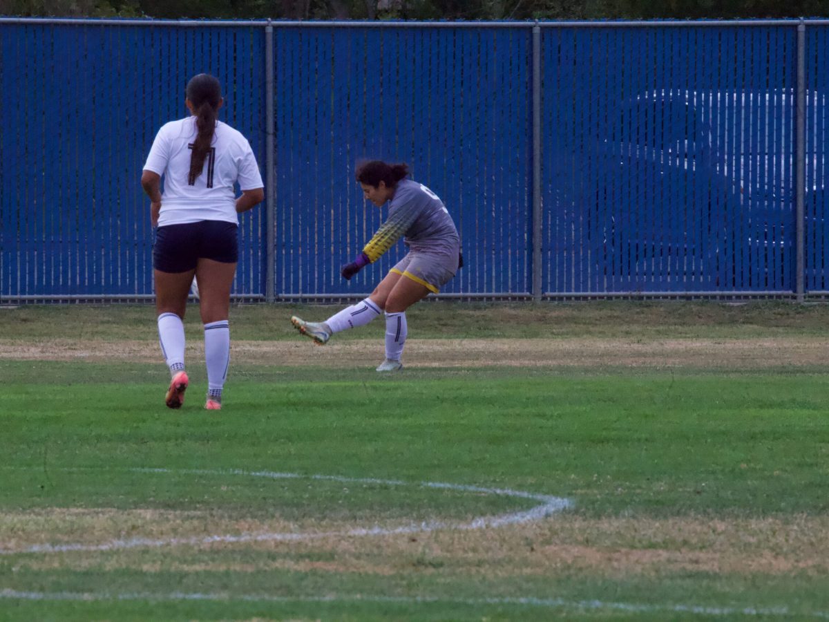 W SOCCER 93025 (839)