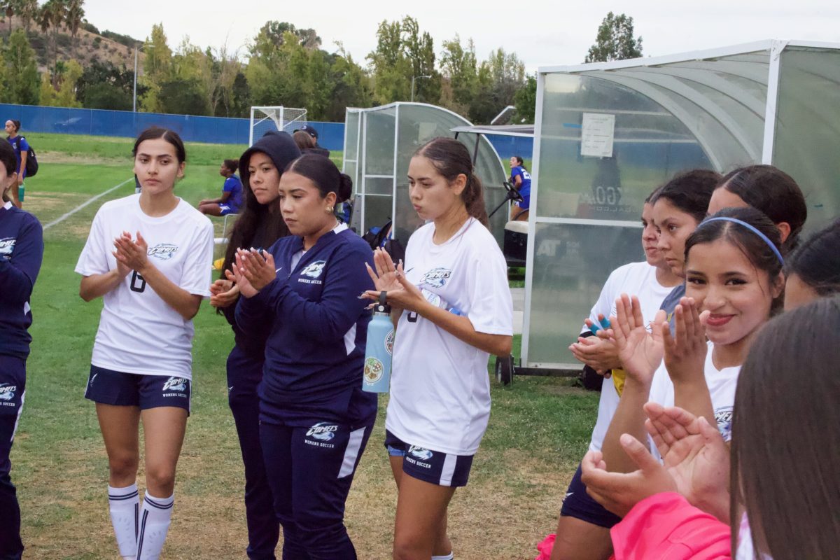 W SOCCER 93025 (903)