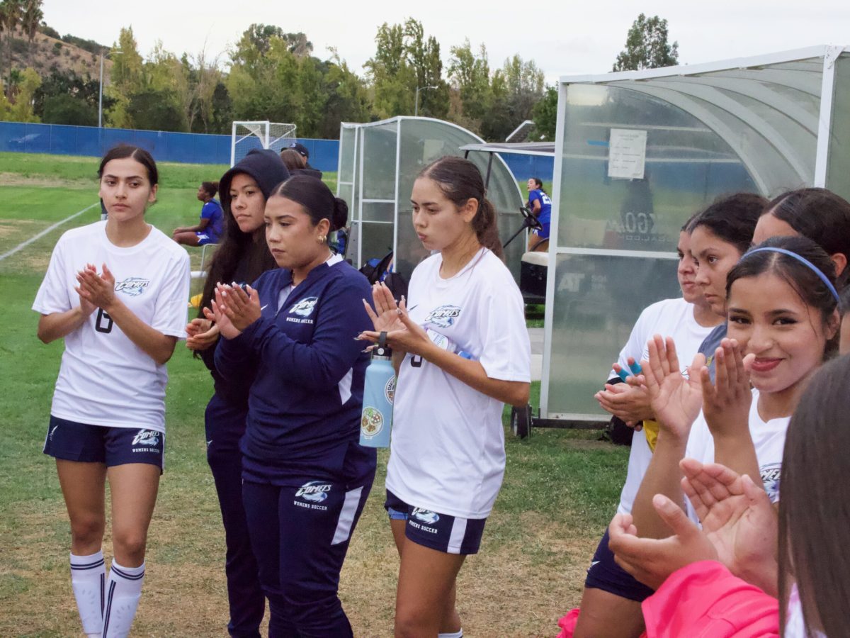 W SOCCER 93025 (903)